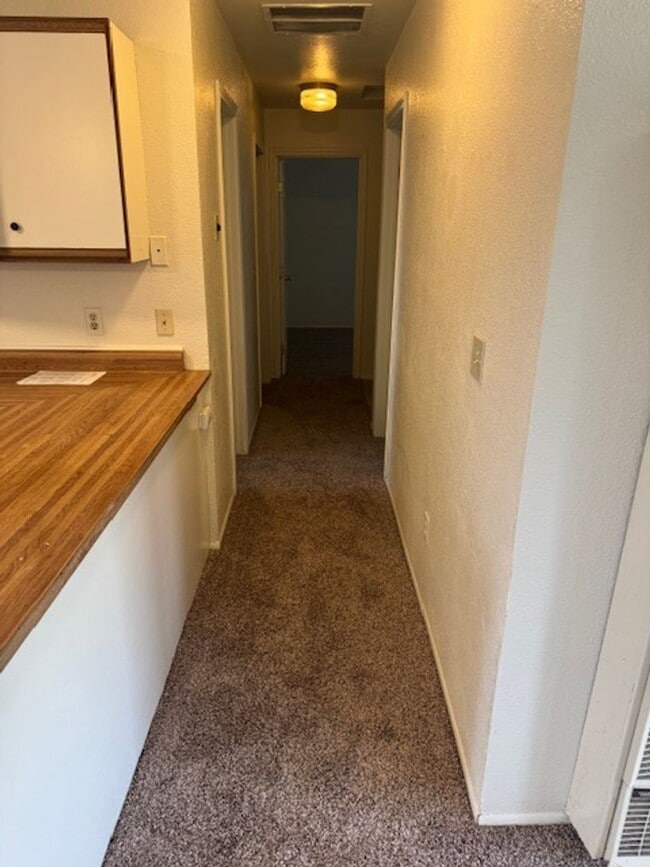 Building Photo - Charming 3-Bedroom Home