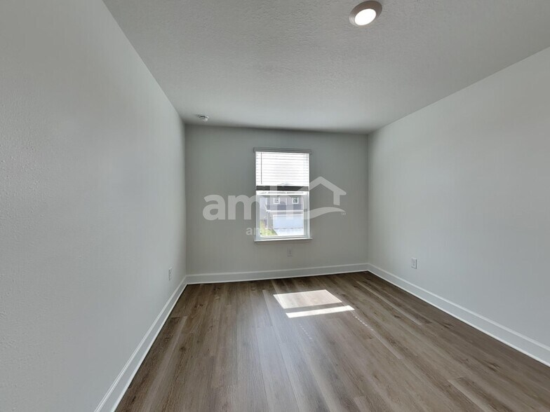 Building Photo - 16608 Cheyanne Ct