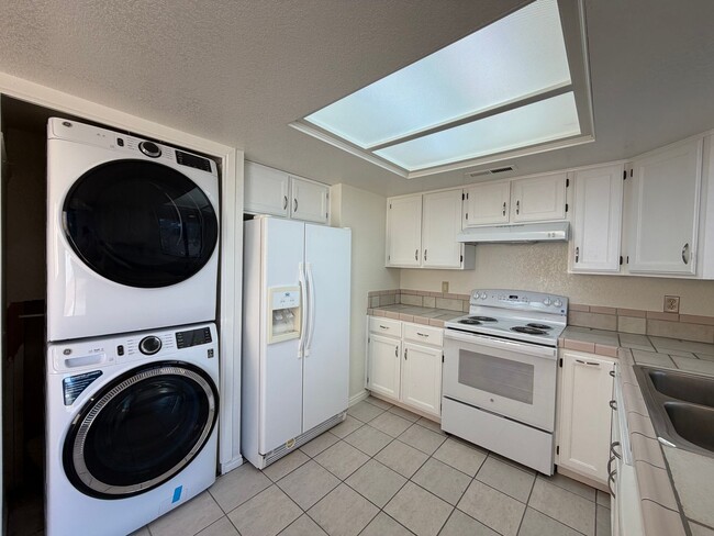 Building Photo - UPGRADED TWO BEDROOM UNIT AVAILABLE FOR RENT!