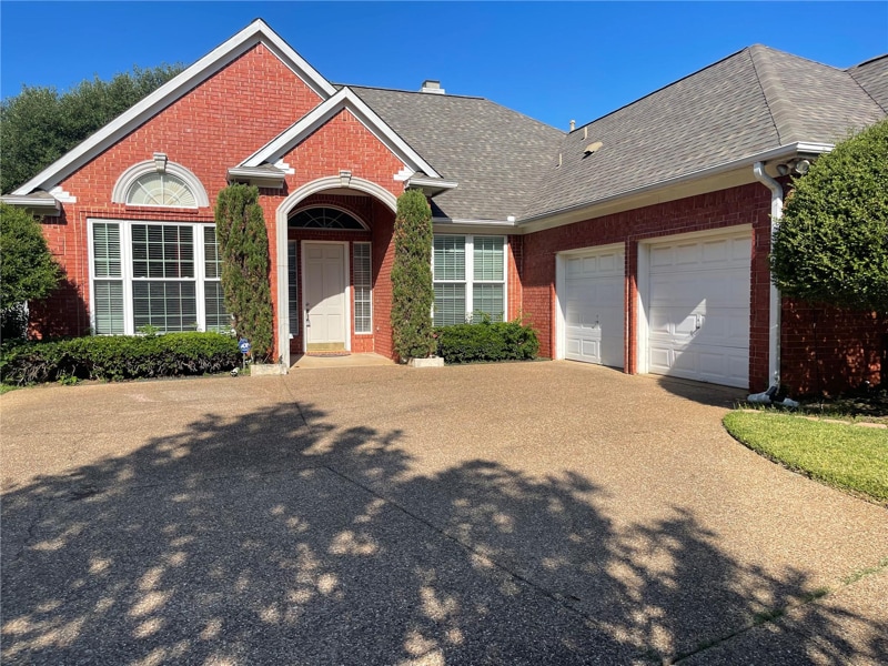 Building Photo - 716 Ticonderoga Dr