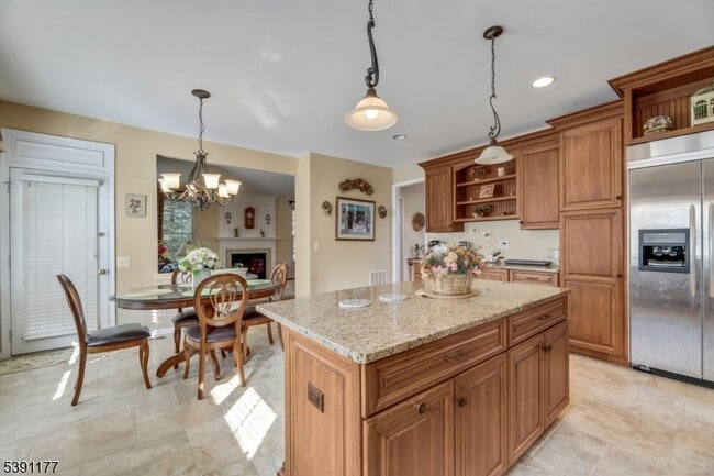 Building Photo - 2 Bedford Dr