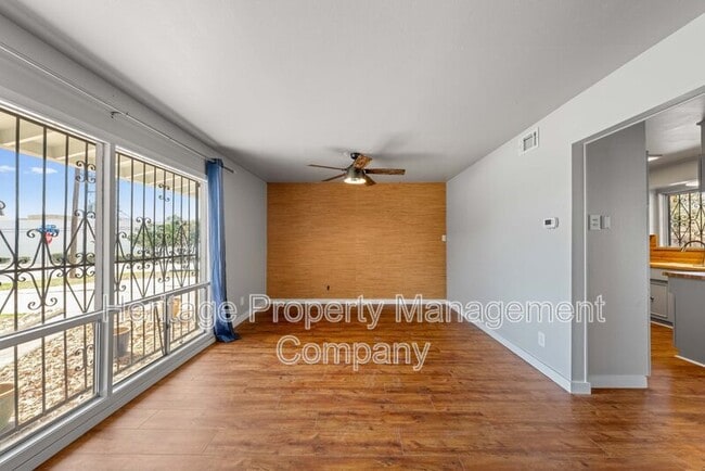 Building Photo - 303 Marquis Ln