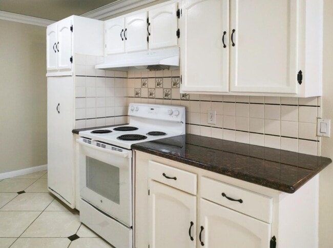 Building Photo - 7485 Loma Verde Way