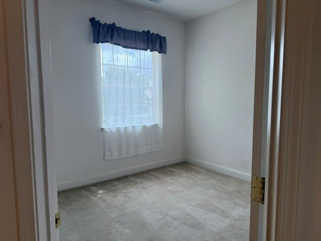 Building Photo - Beautiful 3 bed home with 3 car garage in Indian Hills behind Target