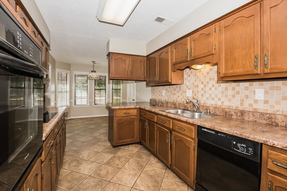Building Photo - 8169 Cairn Dr