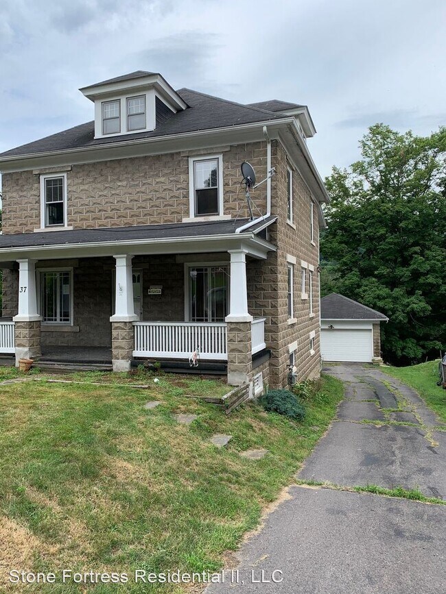 4 br, 2 bath House 37 Harris Hill Road 37 Harris Hill Rd Shavertown