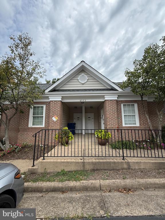Building Photo - 7863 Apache Ridge Ct