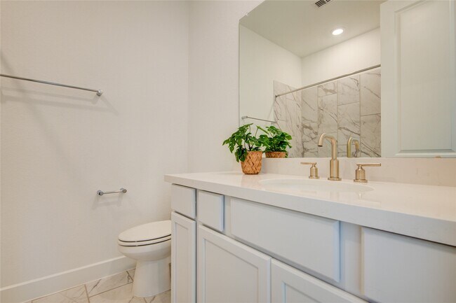 Building Photo - 21803 Fitzroy Mnr Ln