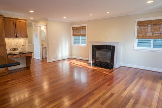 Building Photo - 4Bd/3.5Ba Seattle House