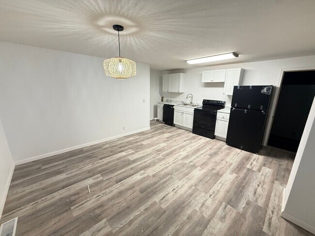 Building Photo - 2 Bed 1 Bath Springfield, MO
