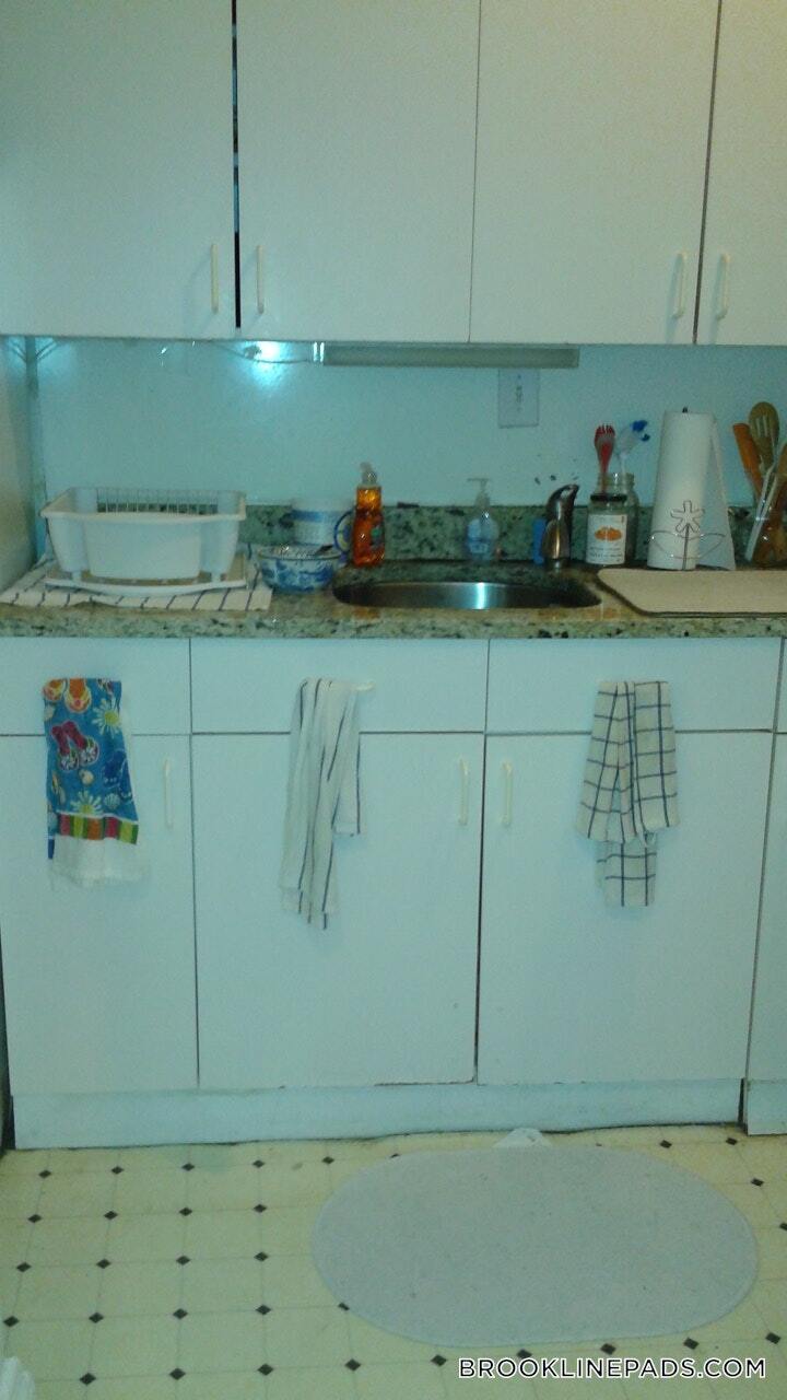 Building Photo - 208 Winthrop Rd