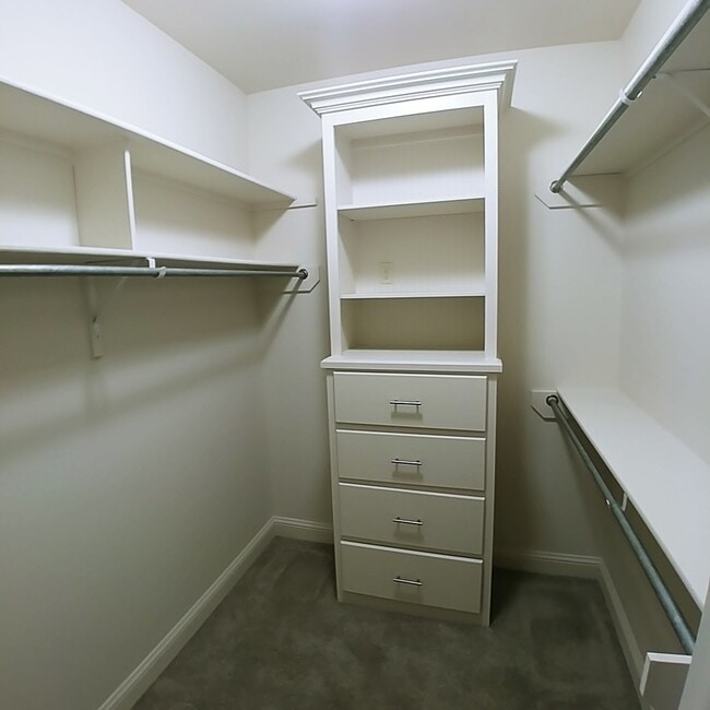 Building Photo - 104 Perfect Pl