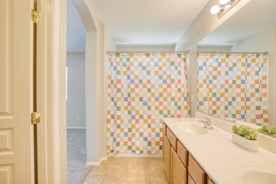 Building Photo - 3799 S Laurel Way