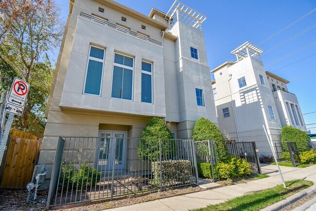 Building Photo - 2404 Morgan St