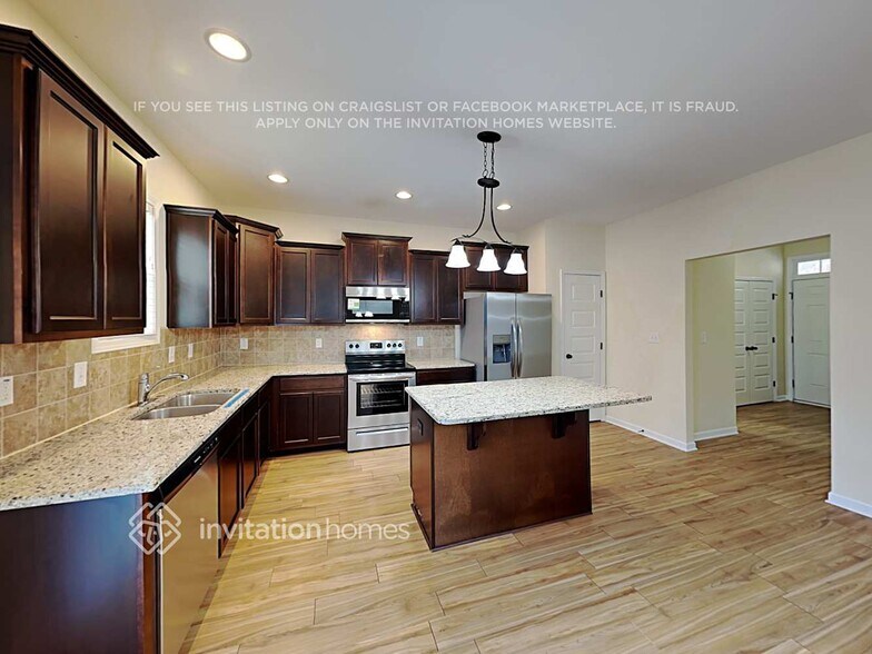 Building Photo - 137 Verrazano Pl