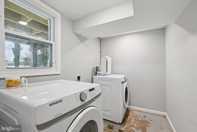 Building Photo - 1404 Beaver Heights Ln