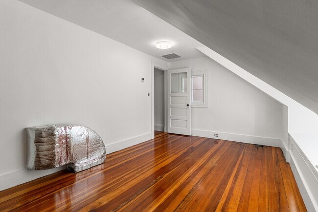 Building Photo - 161 Highland Ave