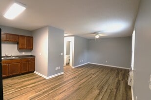 Building Photo - 107 N 9th St