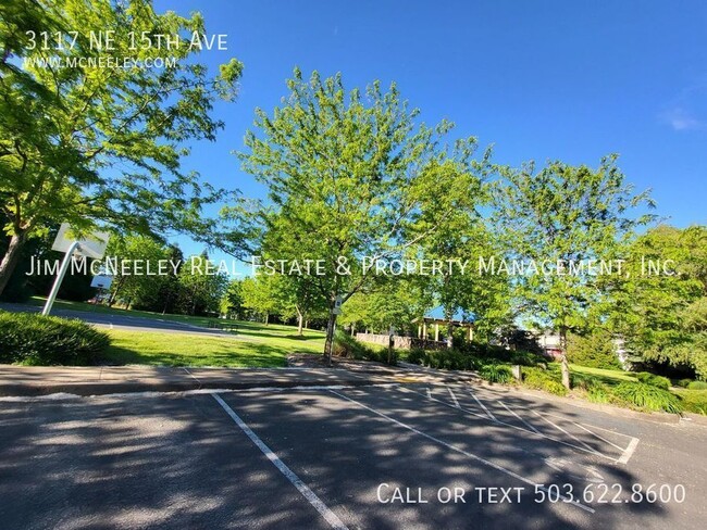 Building Photo - Beautiful 4 bedroom Jones Farm Townhome ac...