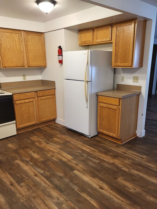 Building Photo - 4483-4485-4485 Campbell Dr SE