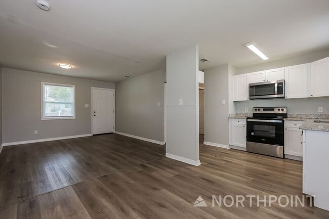 Building Photo - 7912 Allamanda Ave