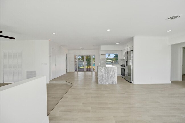 Building Photo - 4200 NE 15th Ave