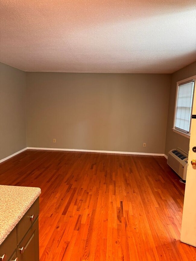 Building Photo - Duke View Apartments