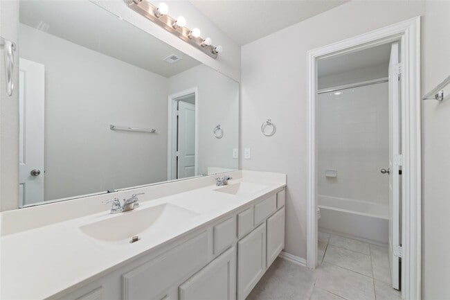 Building Photo - 29805 Woodsons Edge Way