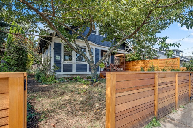 Building Photo - 5103 SE 64th Ave