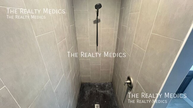 Building Photo - 270 Winfall Ave SW