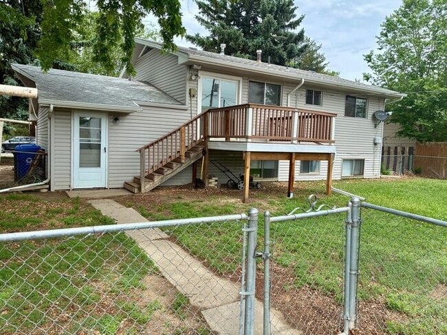 Building Photo - Upper Level 2 Bedroom 1 Bath Duplex Unit in Central Loveland, CO
