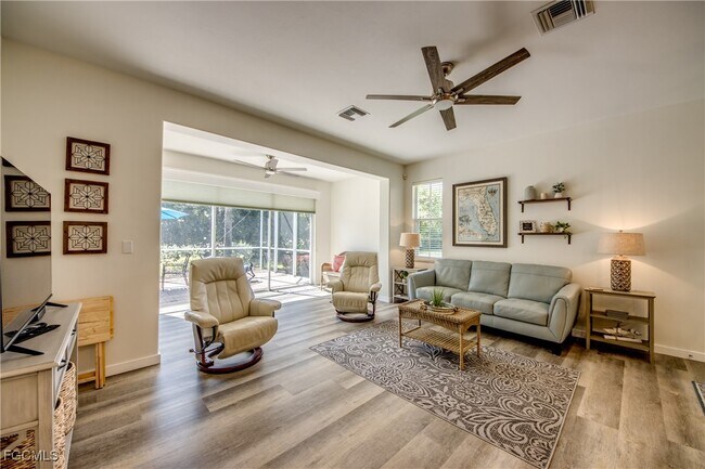 Building Photo - 10519 Diamante Way