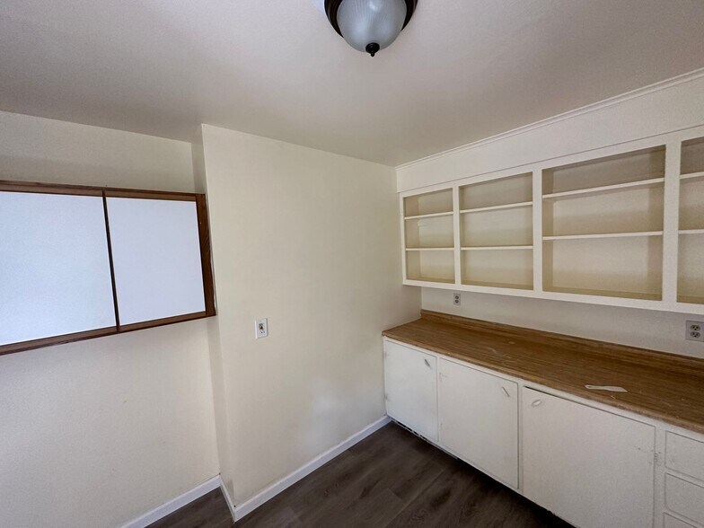 Pantry - 373 Congress Ave