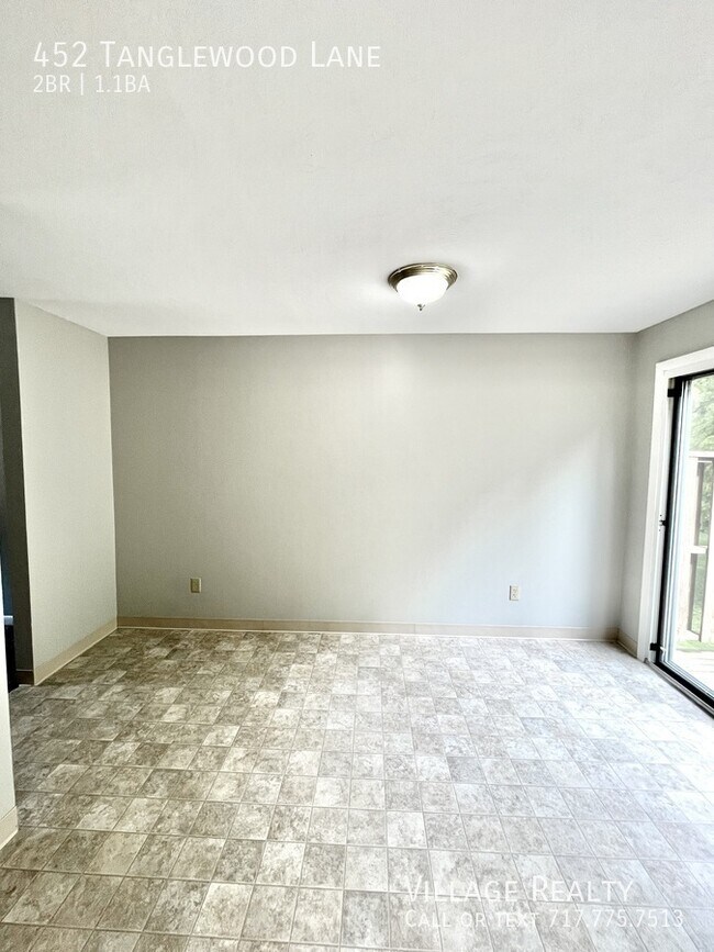 Building Photo - 452 Tanglewood Ln