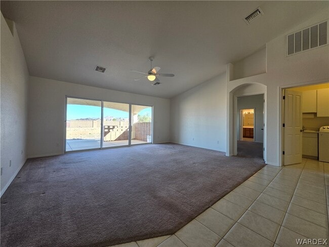 Building Photo - 3477 Sunlamp Dr