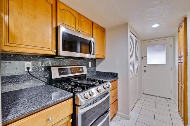 Building Photo - 2-Bed Cupertino Home with Private Yard, In-Unit Laundry, Pool and Clubhouse