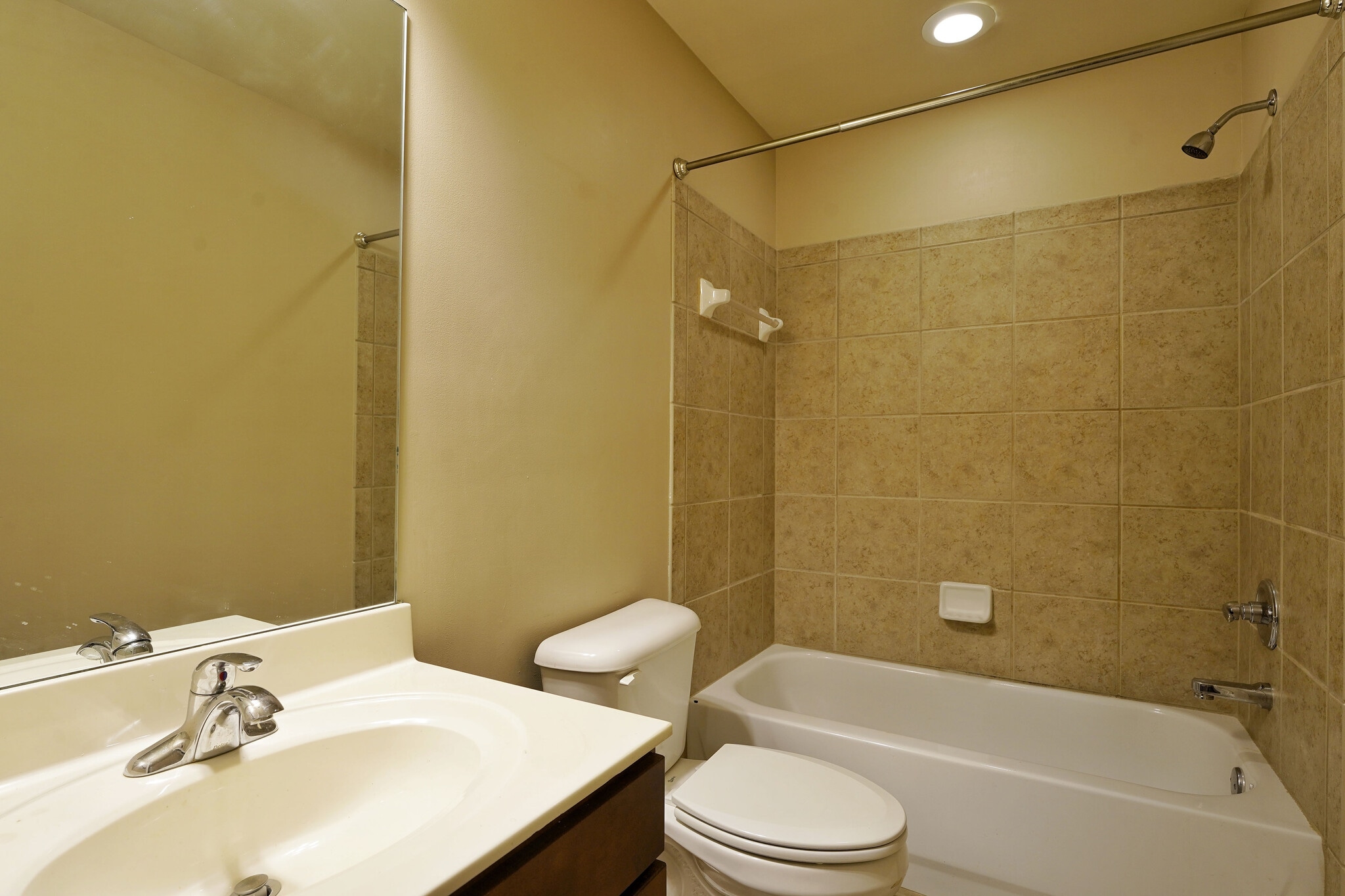 Building Photo - 307 Le Gran Bnd