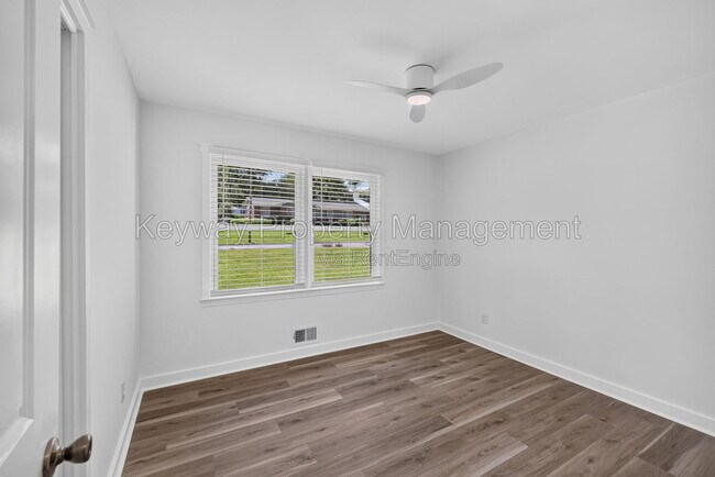Building Photo - 3007 Stratford Dr