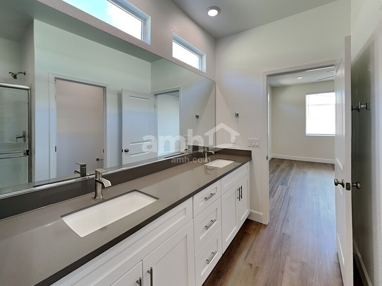 Building Photo - 13107 N Honest Endeavor Wy