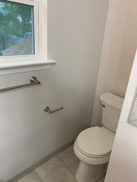 Building Photo - 1805 S Franklin St