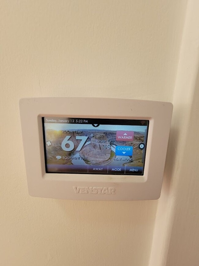 Building Photo - BEAUTIFUL 4BD - 3BA SINGLE STORY HOUSE WITH PRIVATE LAUNDRY AND DETACHED 2 CAR GARAGE