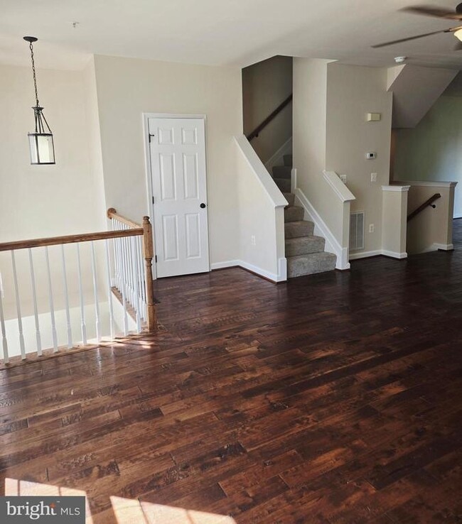 Building Photo - 48390 Sunburst Dr