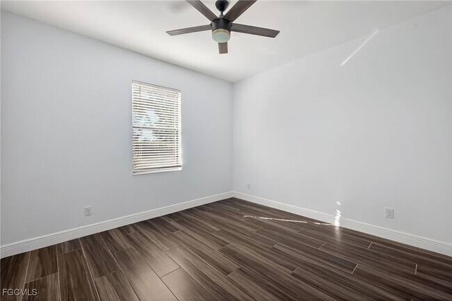 Building Photo - 332 SW 26th St