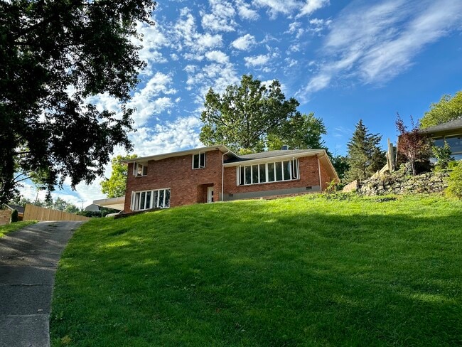 Building Photo - 1516 Schuff Ln