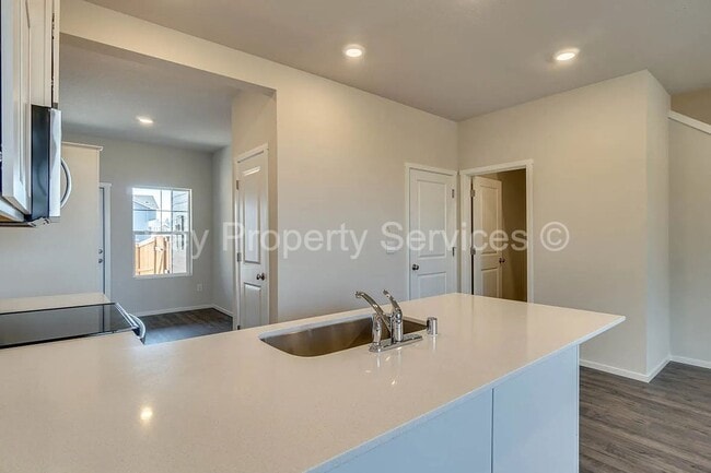 Building Photo - Brush Prairie Area Townhome