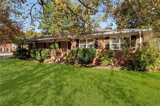 Building Photo - 5122 Lavista Rd