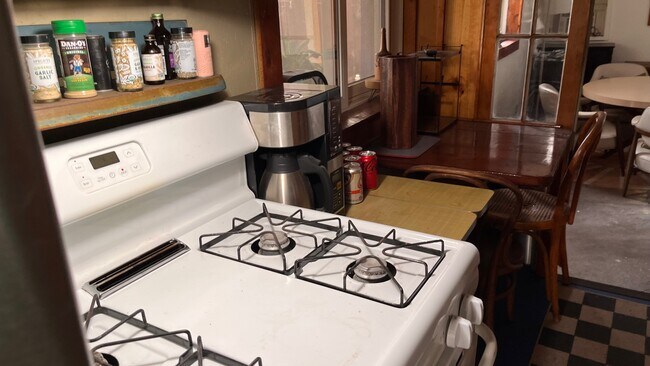 Building Photo - 1472 Silverwood Dr