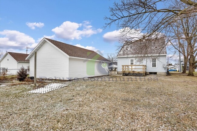 Building Photo - Completely Remodeled 2 Bed- Available Now!!