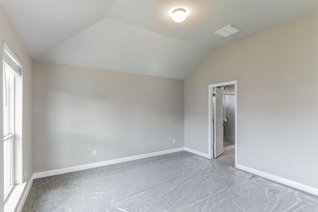 Building Photo - 6044 Urbano Bnd
