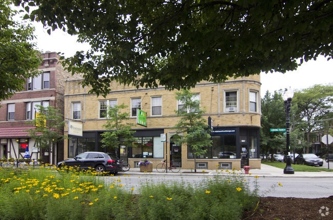 Building Photo - 2121-25 W Irving Park